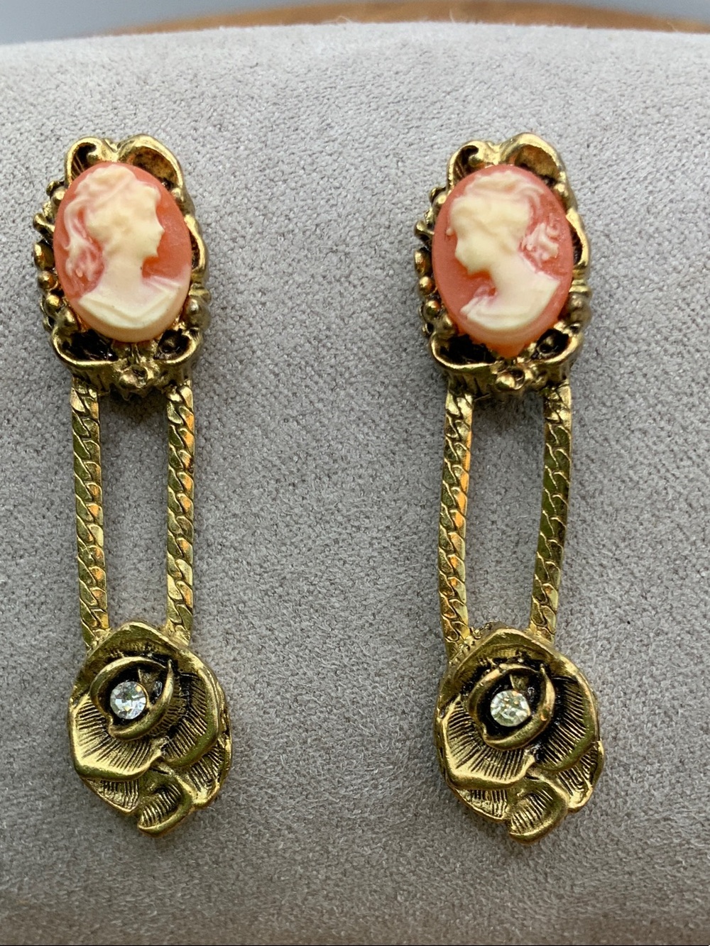 Cameo Vintage Gold Tone Cared Pink and White Profile Drop Earrings